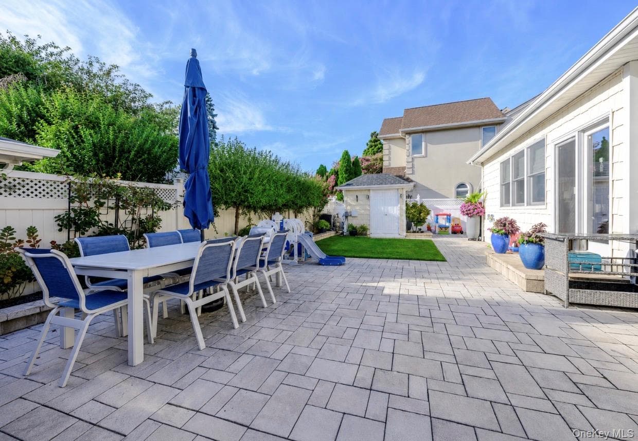 85 Suffolk Boulevard thumbnail 42