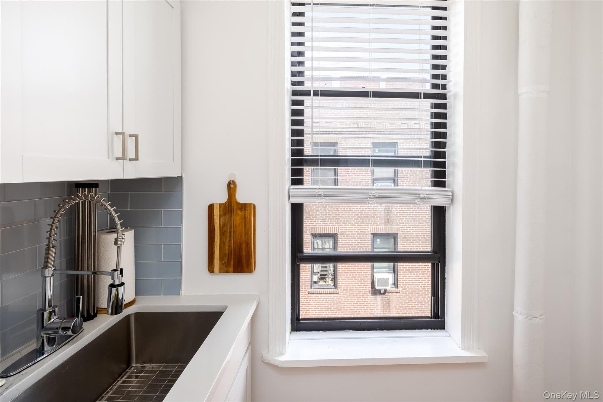 910 Dinsmore Avenue thumbnail 15