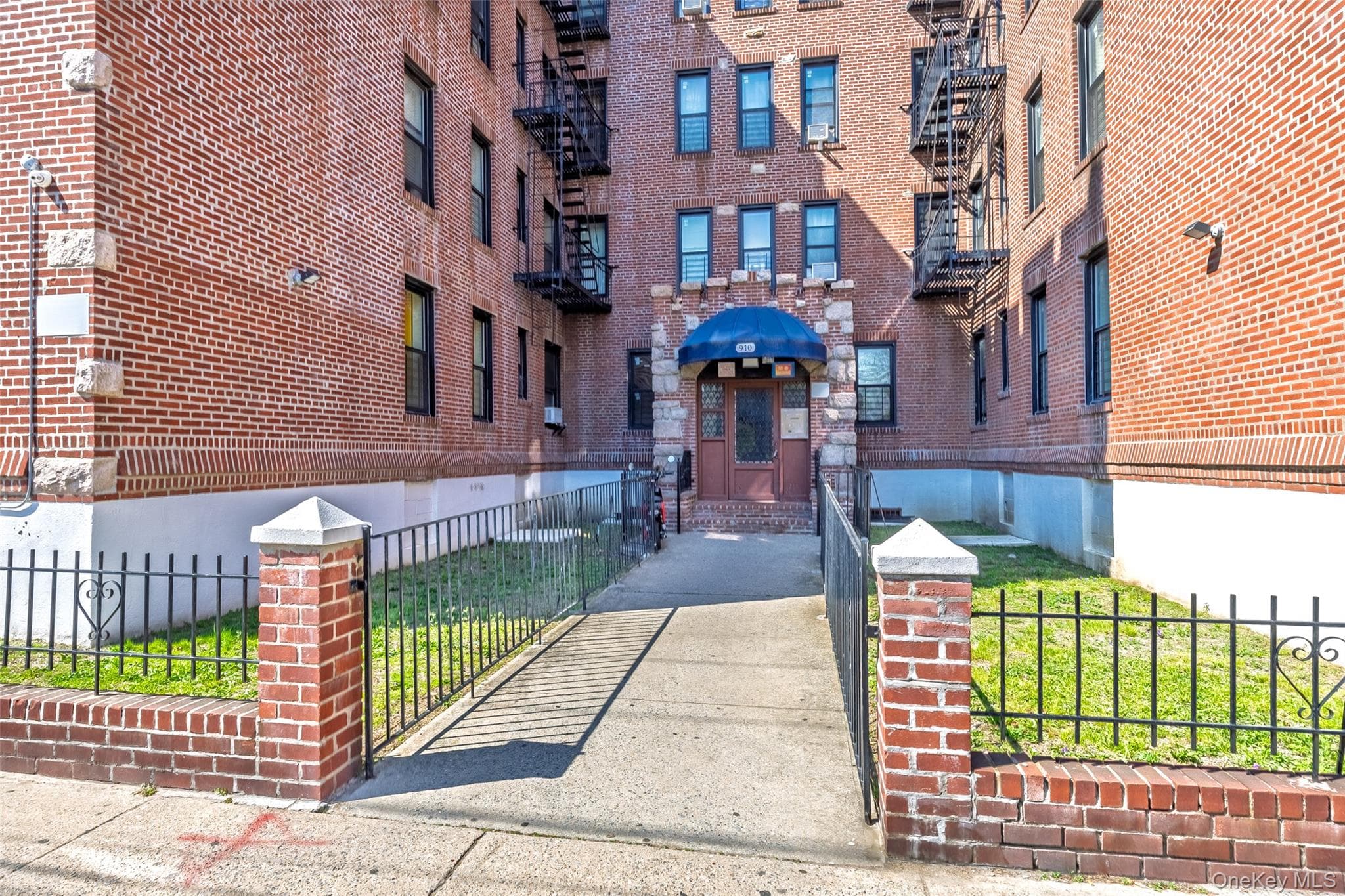 910 Dinsmore Avenue thumbnail 24