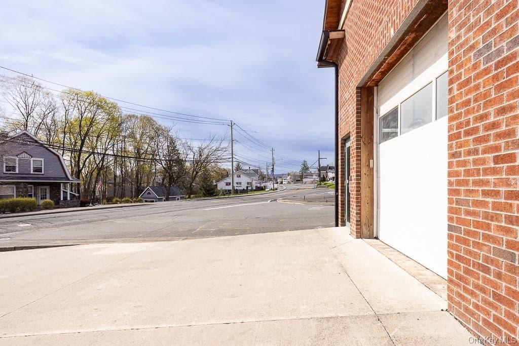 1 Teneyck Street thumbnail 17