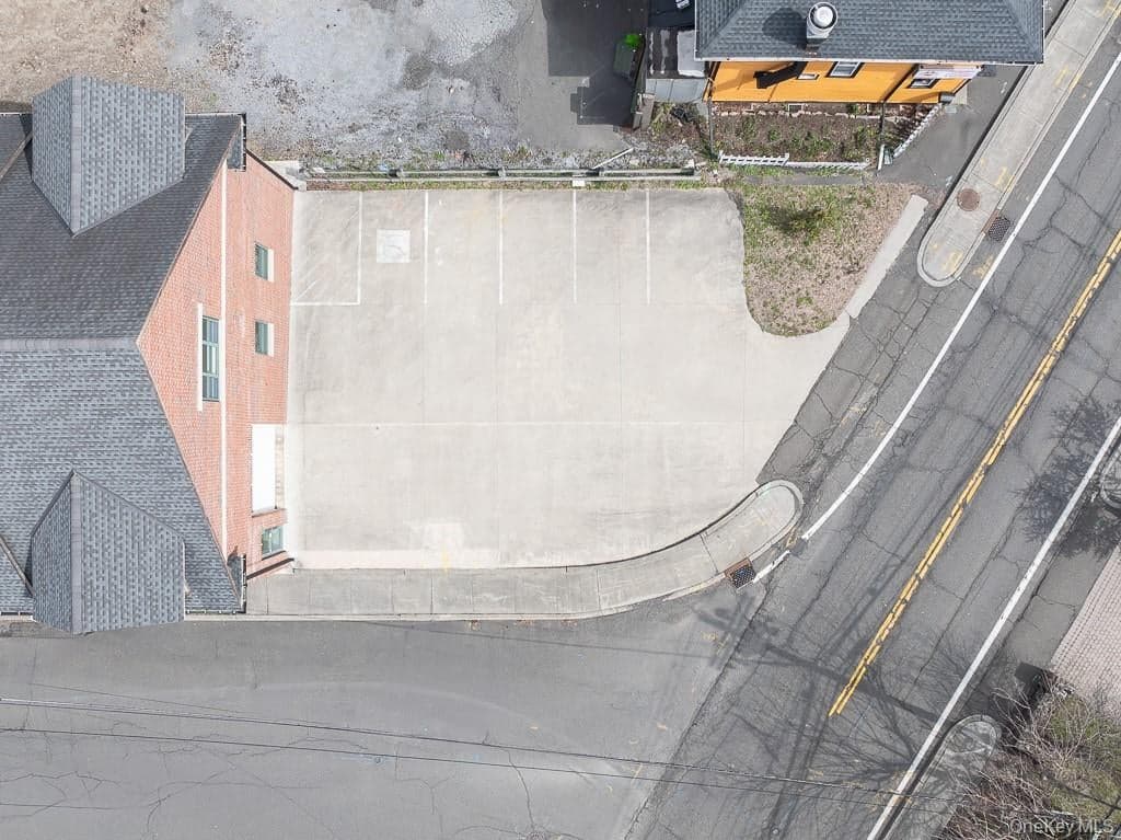 1 Teneyck Street thumbnail 8