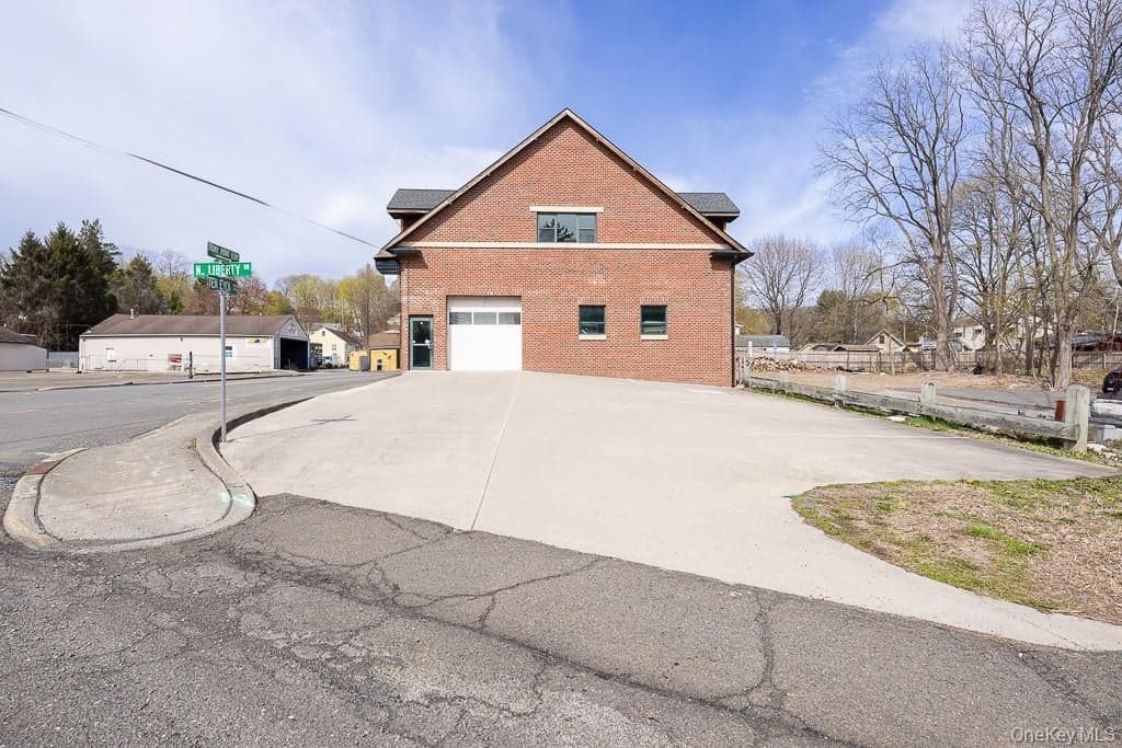1 Teneyck Street thumbnail 14