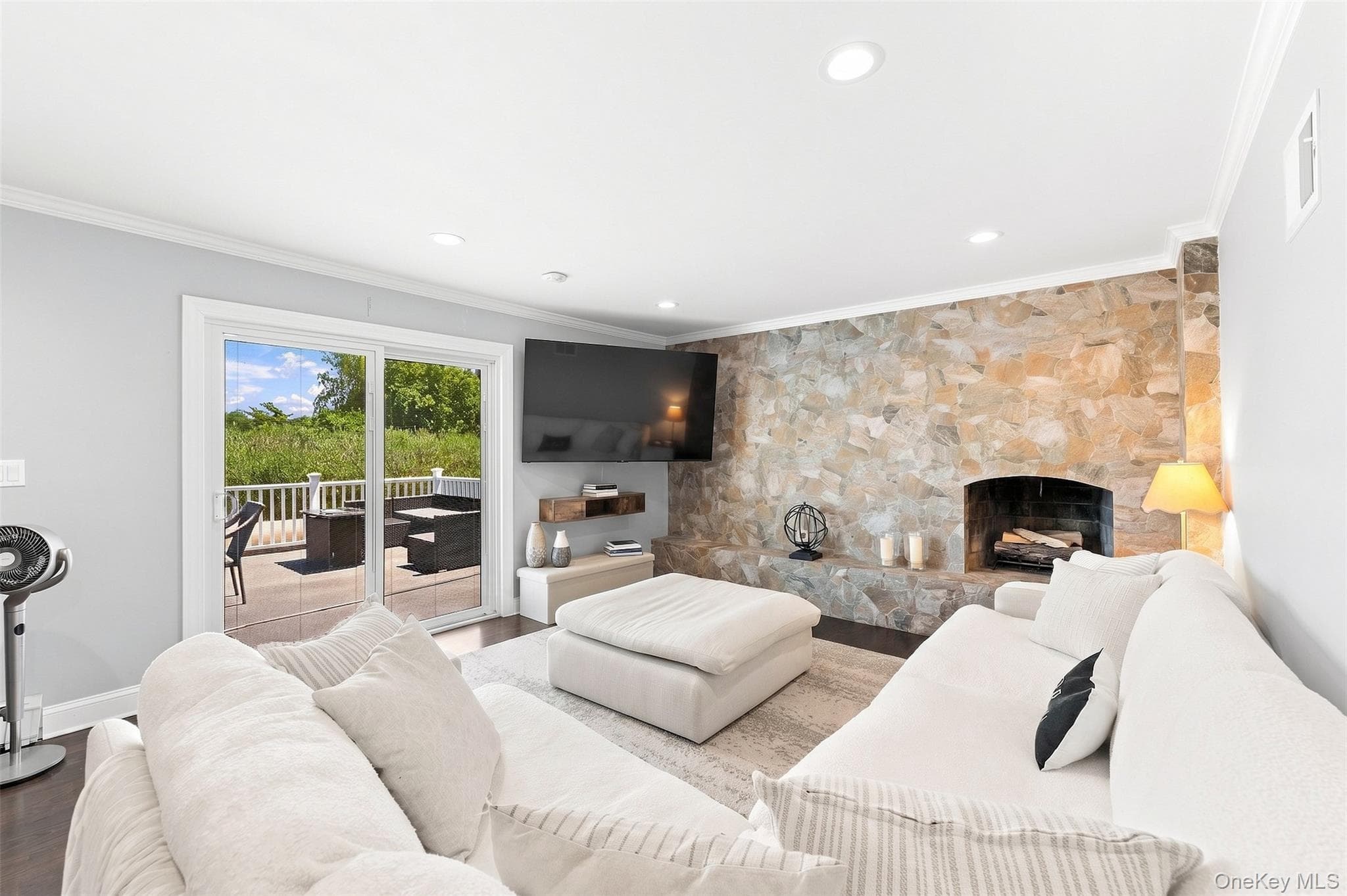 336 Grand Central Avenue thumbnail 14