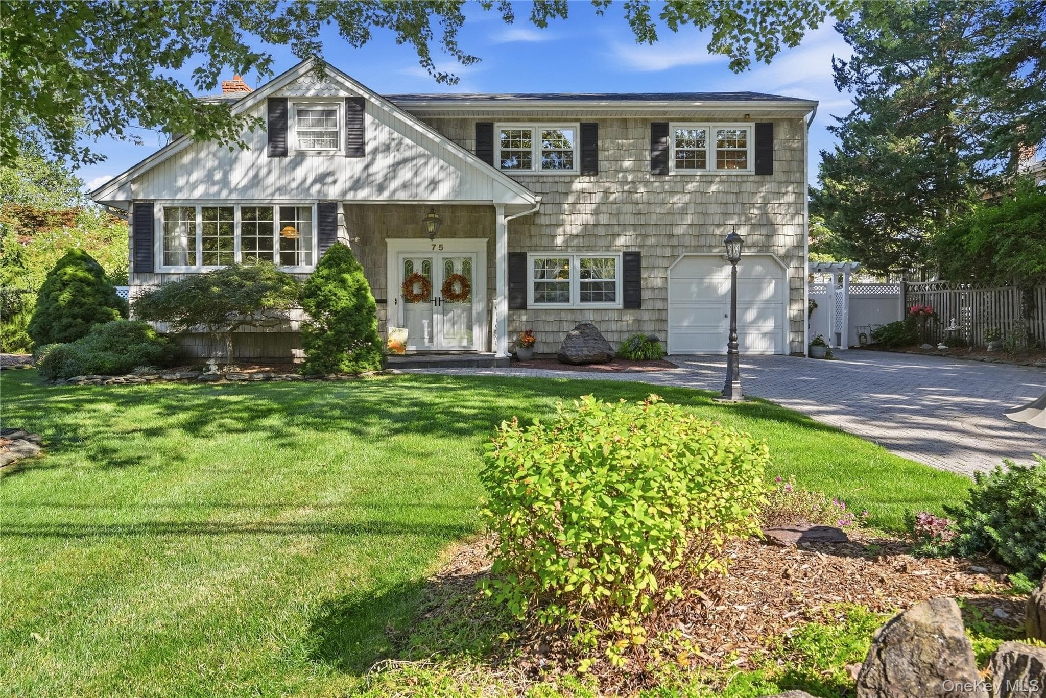 75 Bayview Drive photo 1