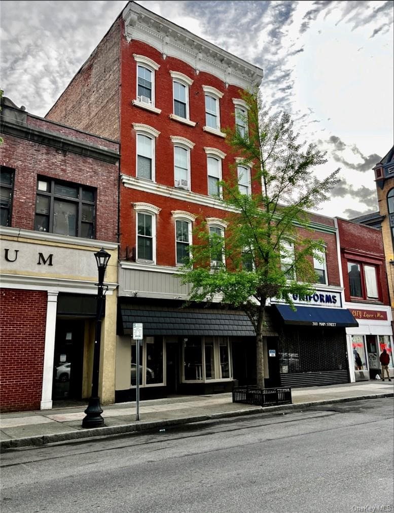 302-304 Main Street thumbnail 19