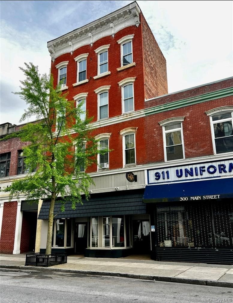 302-304 Main Street thumbnail 20