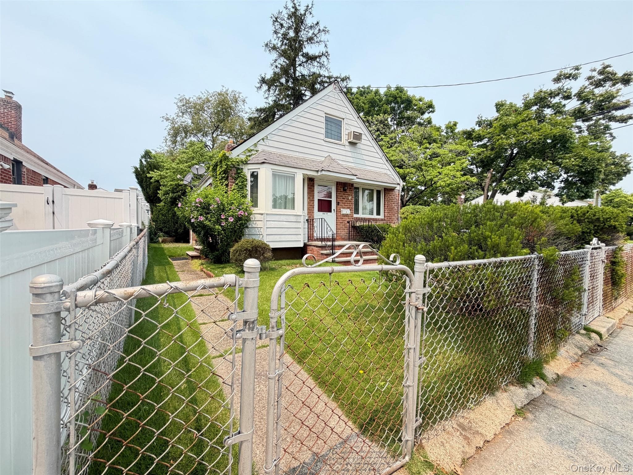 259-19 80th Avenue thumbnail 38