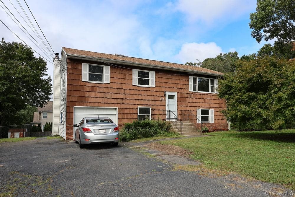 84 Craft Road, Centereach