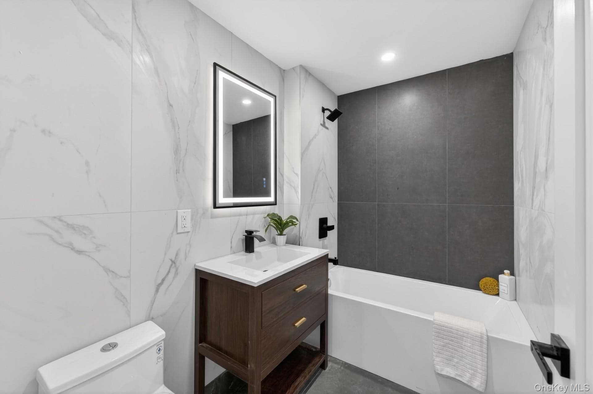 31-65 14th Street Unit: 2R thumbnail 6