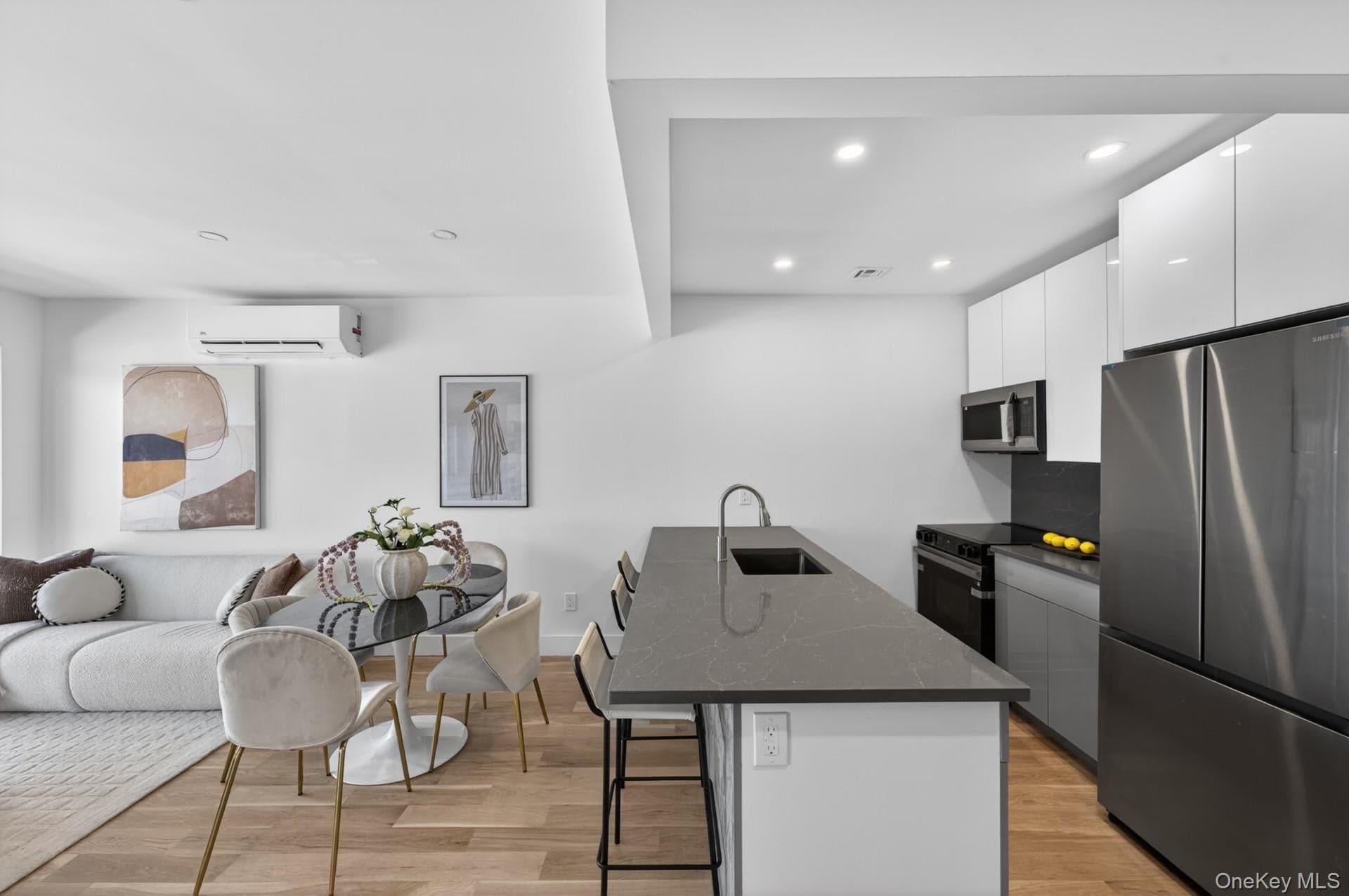 31-65 14th Street Unit: 2R, Astoria