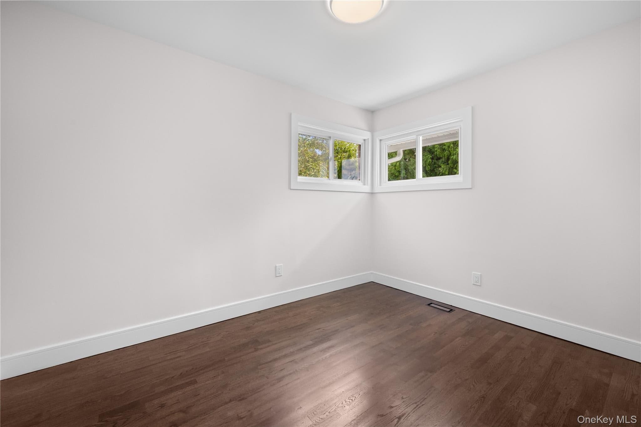 126 Lambert Avenue thumbnail 18