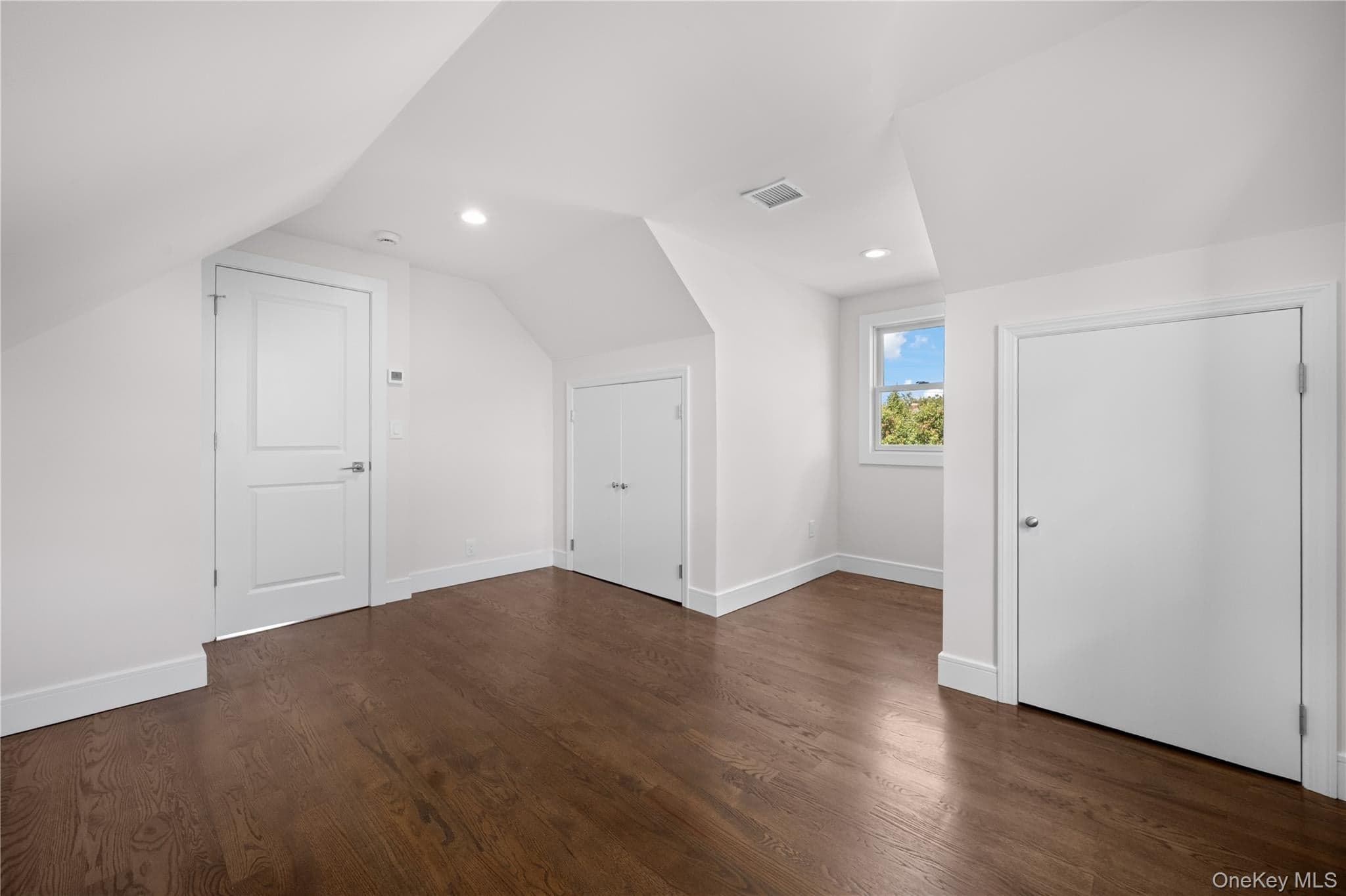 126 Lambert Avenue thumbnail 27