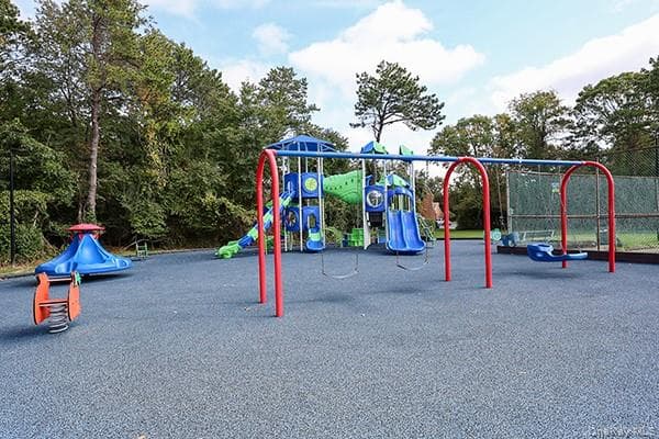 133 Fieldstone Court thumbnail 29