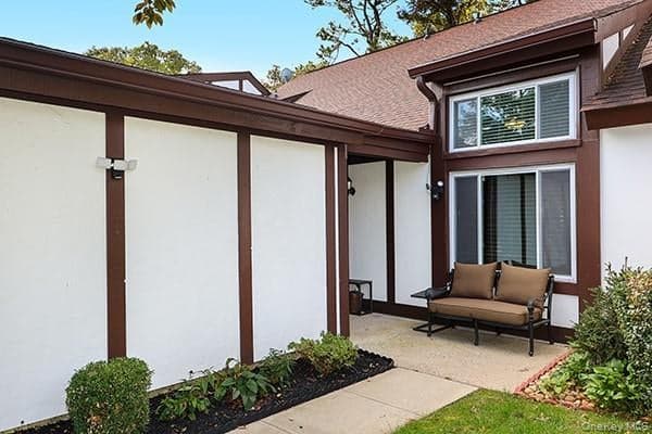 133 Fieldstone Court thumbnail 3