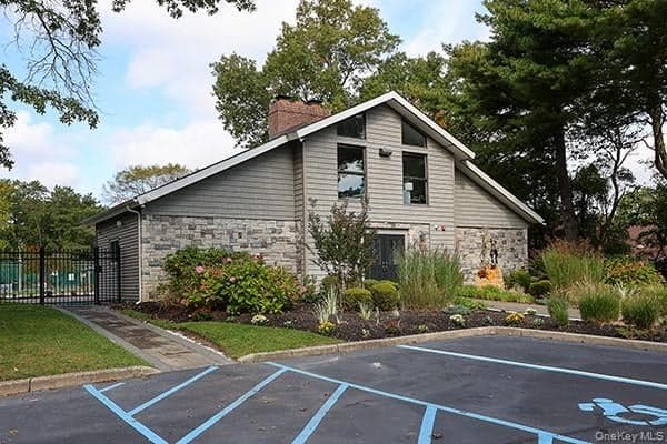 133 Fieldstone Court thumbnail 26