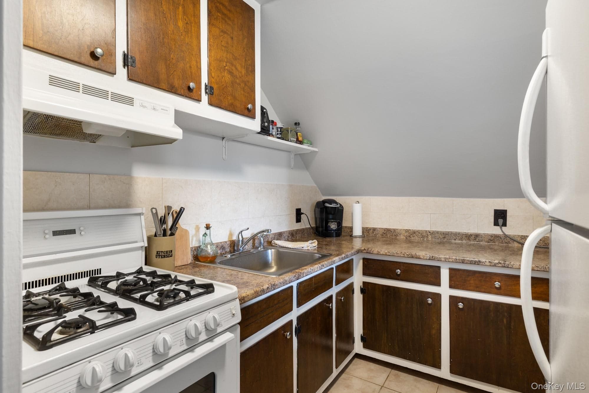 144 Nassau Avenue thumbnail 20