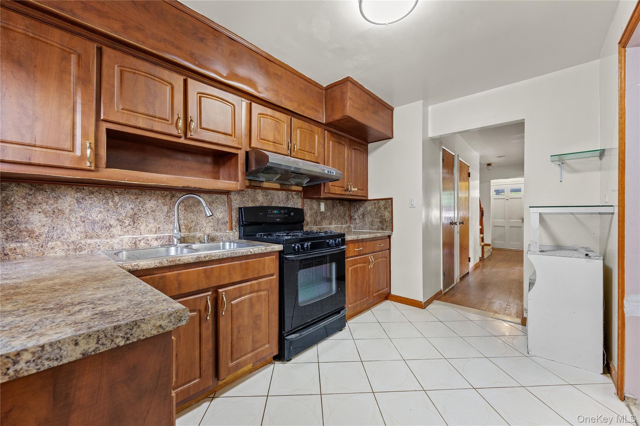 142-10 Oak Avenue thumbnail 9