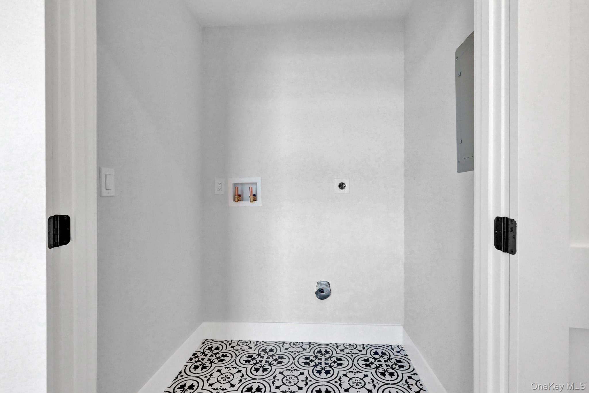 1370 Noel Court thumbnail 19