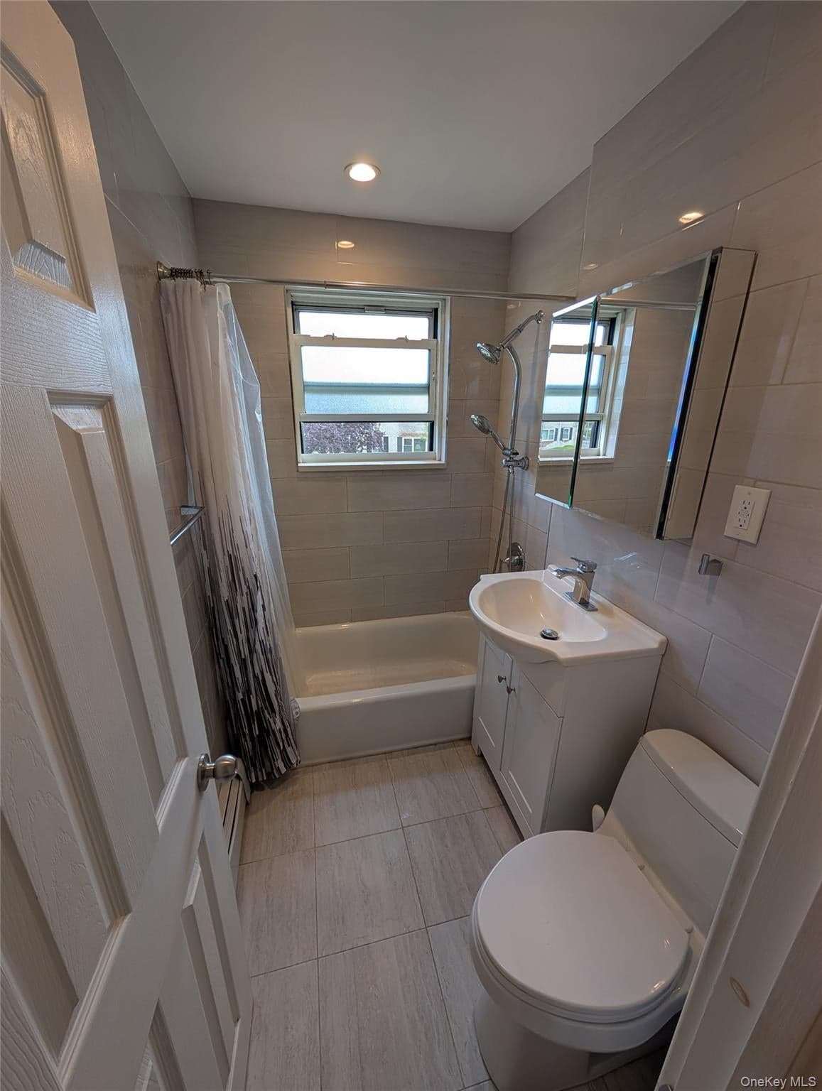 15048 Jewel Avenue Unit: 70B thumbnail 6