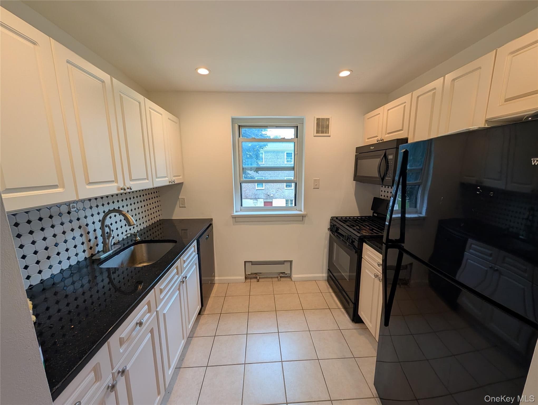15048 Jewel Avenue Unit: 70B thumbnail 5