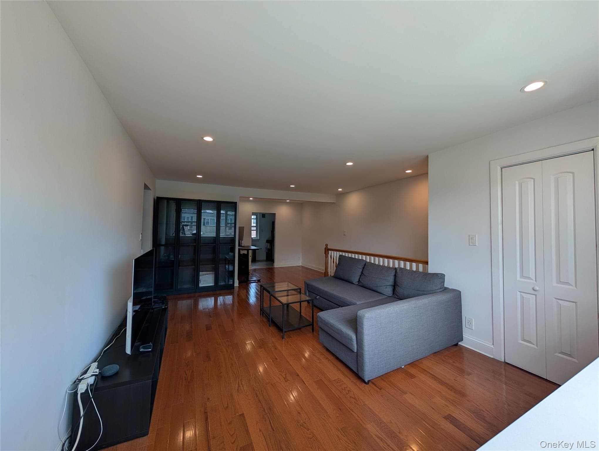 15048 Jewel Avenue Unit: 70B thumbnail 4