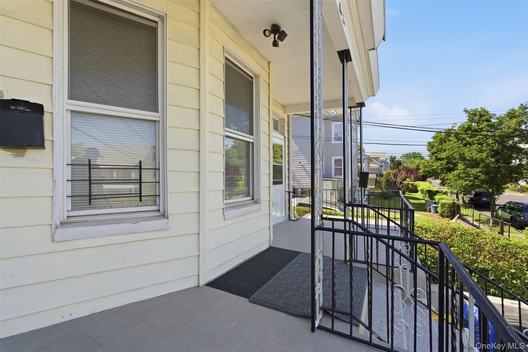 110 S 13th Avenue thumbnail 2