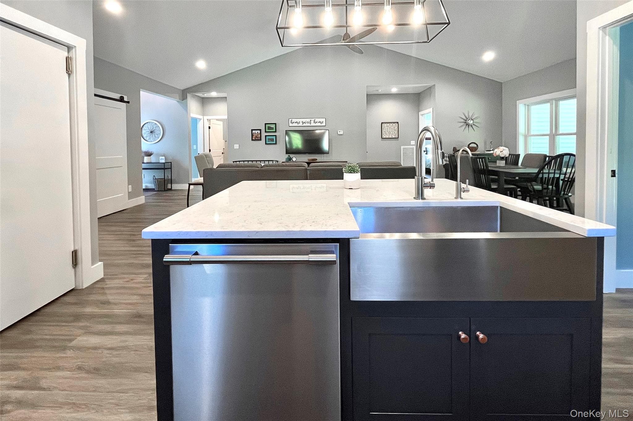 221 Maple Avenue thumbnail 17