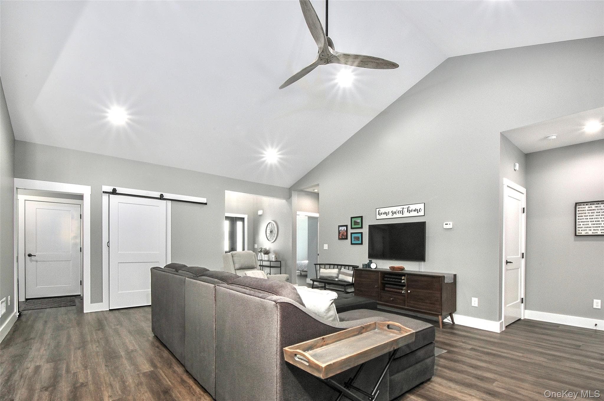 221 Maple Avenue thumbnail 7