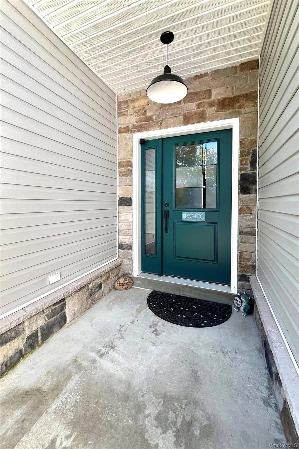 221 Maple Avenue thumbnail 3