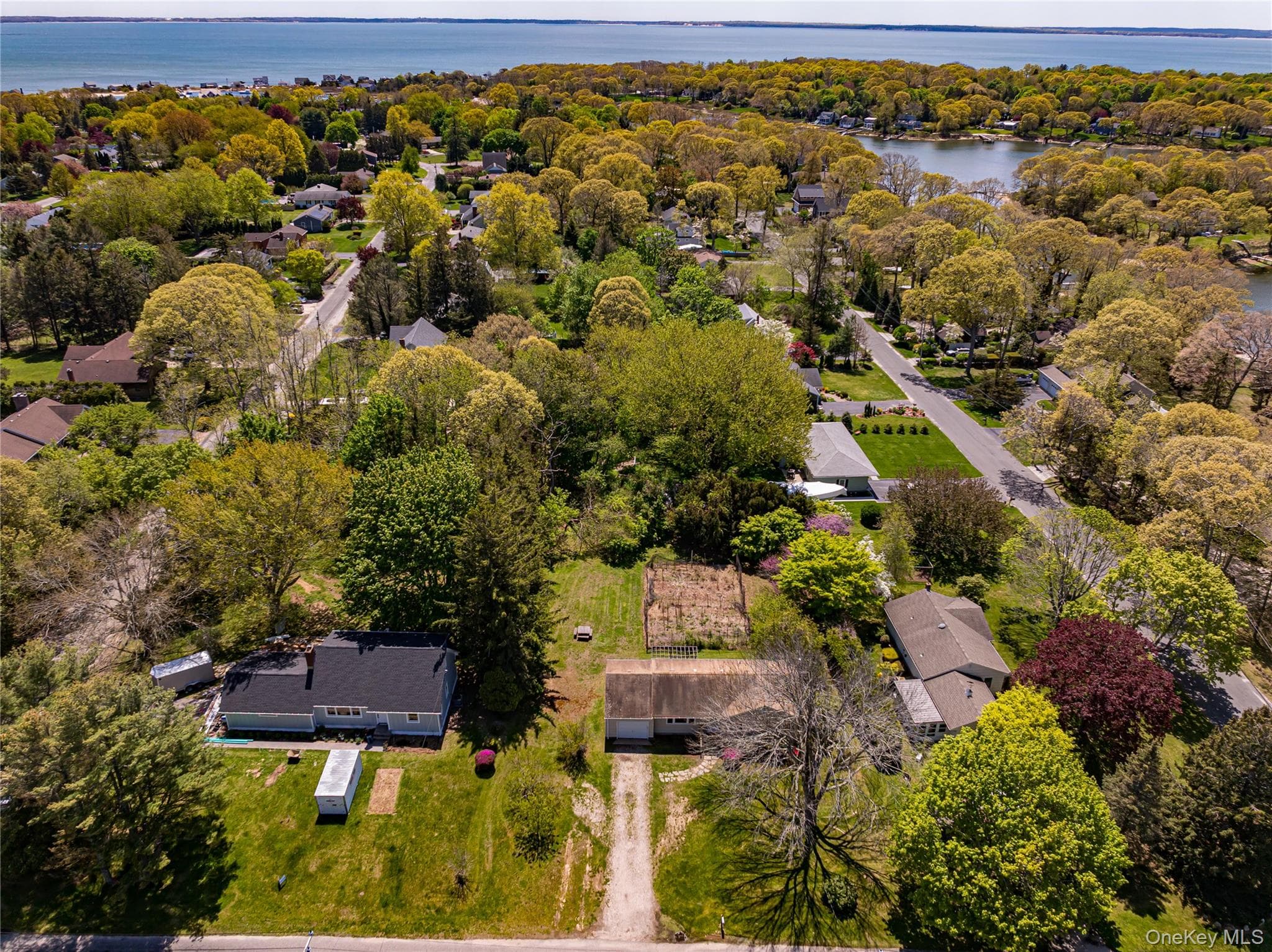 6200 New Suffolk Avenue thumbnail 3
