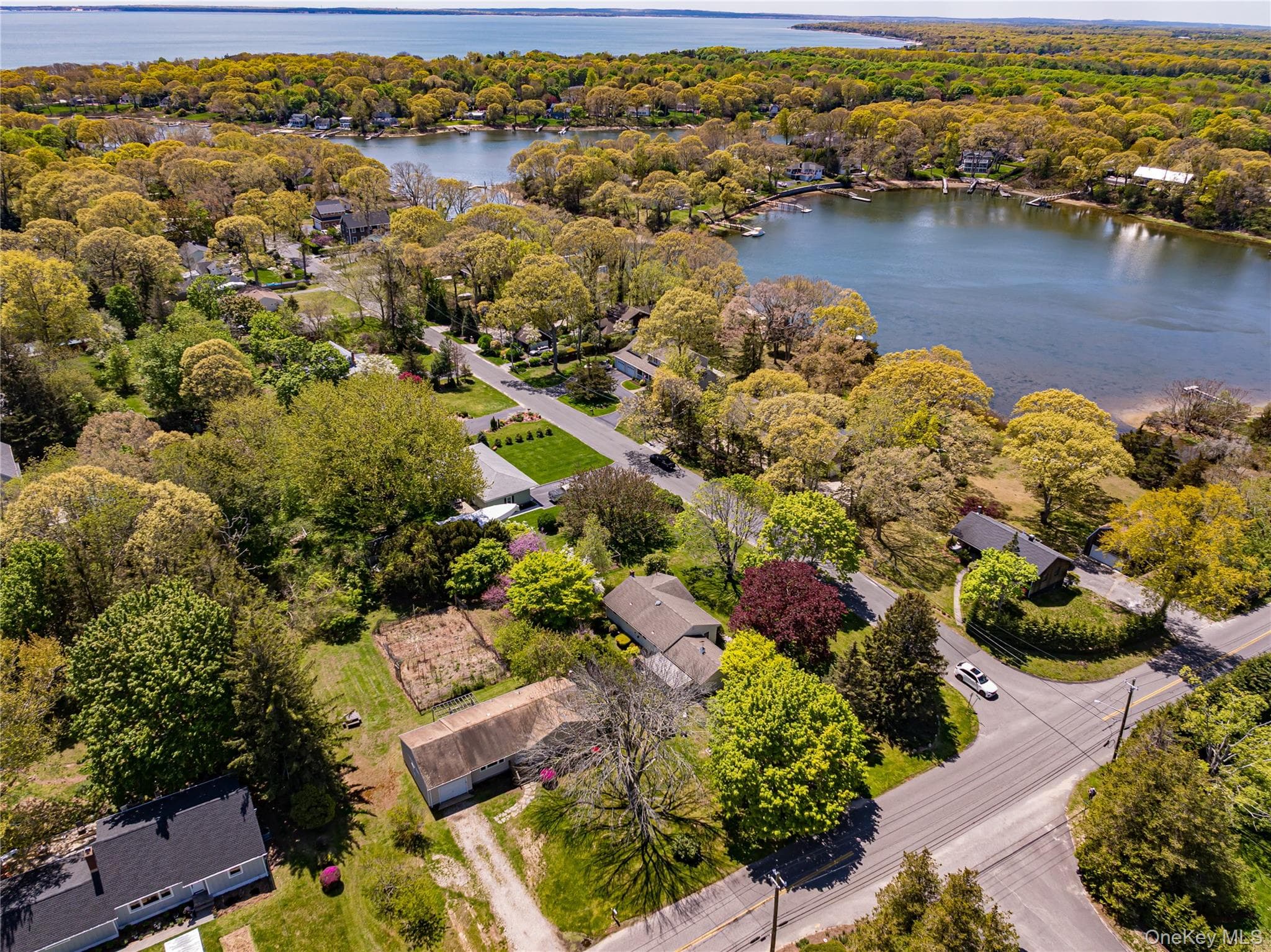 6200 New Suffolk Avenue thumbnail 8