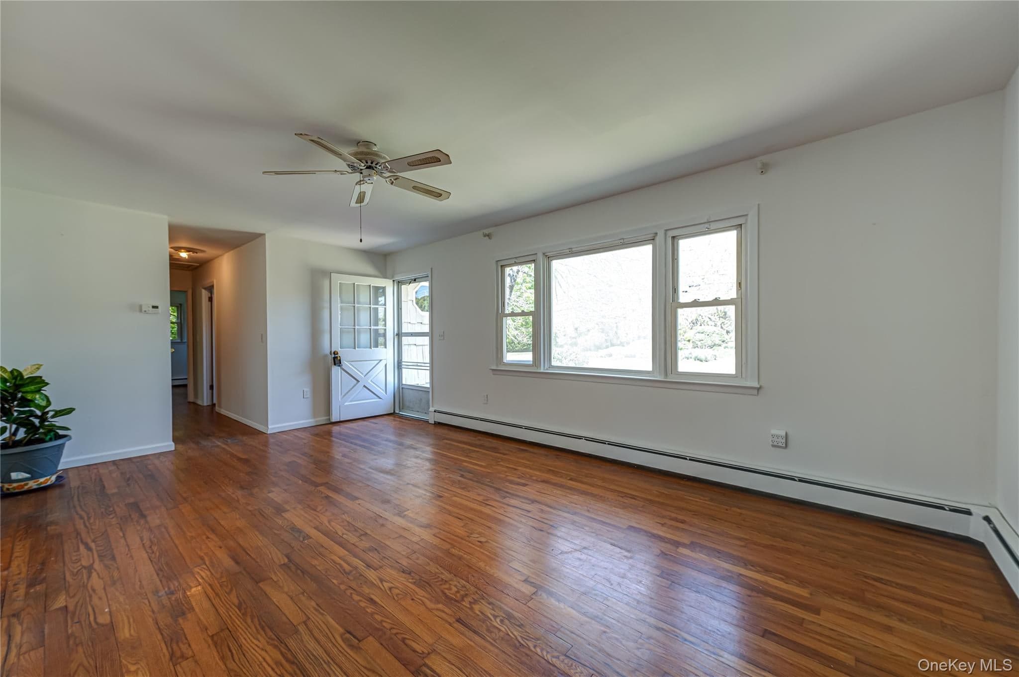 6200 New Suffolk Avenue thumbnail 9