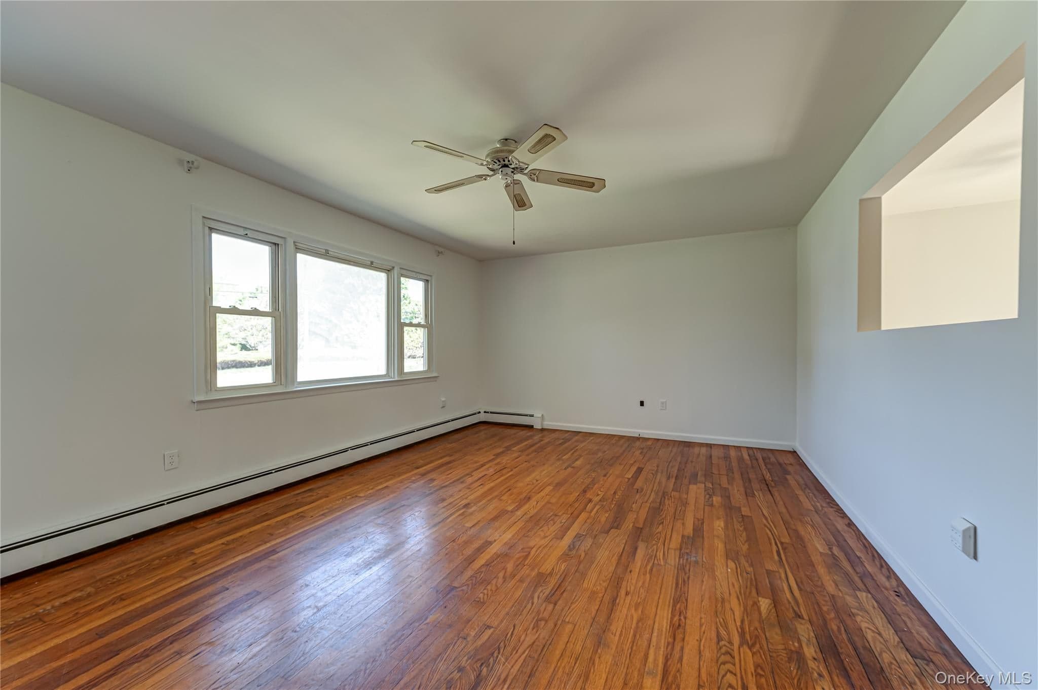 6200 New Suffolk Avenue thumbnail 12