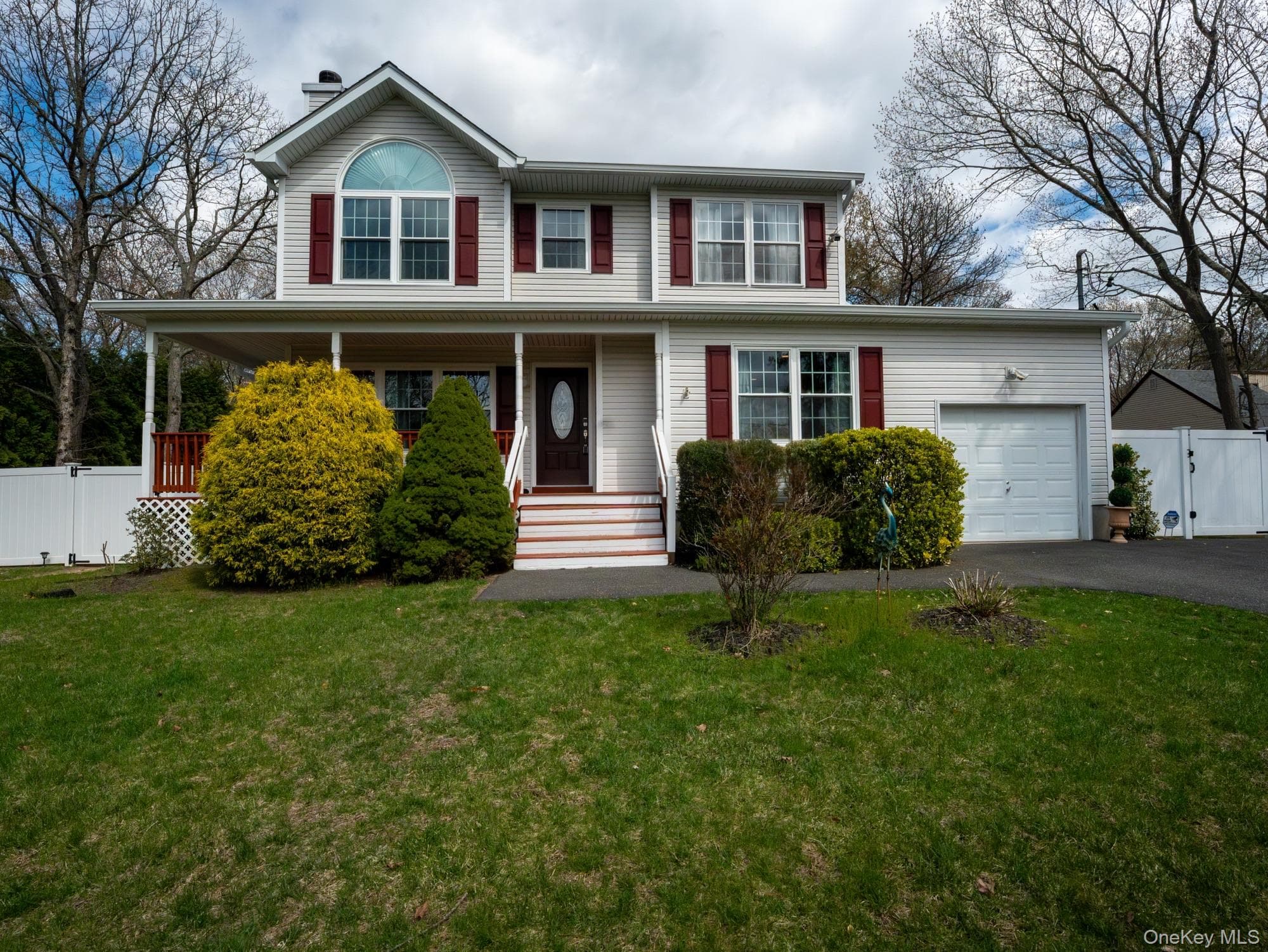49 S Cozine Road, Center Moriches