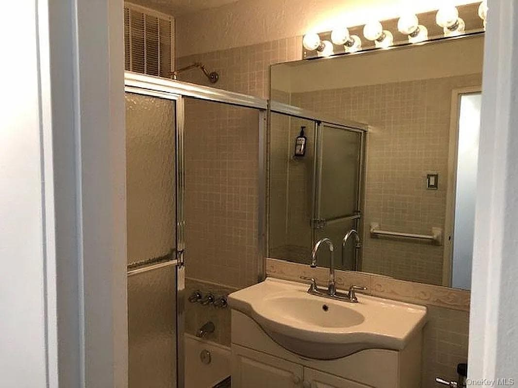 3080 Voorhies Avenue Unit: 5K thumbnail 5