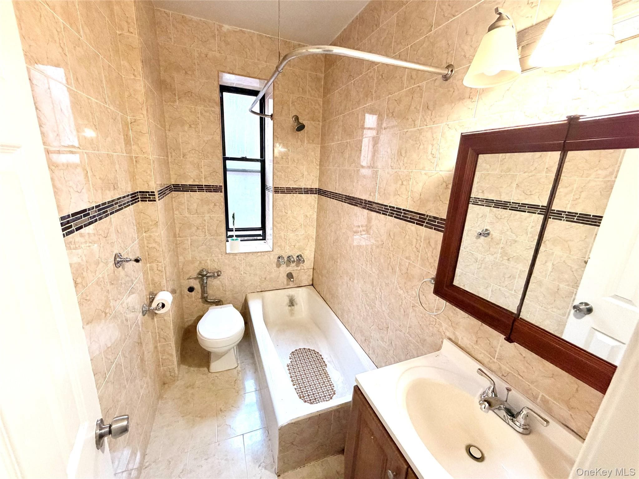 70-35 Broadway Unit: C19 thumbnail 7
