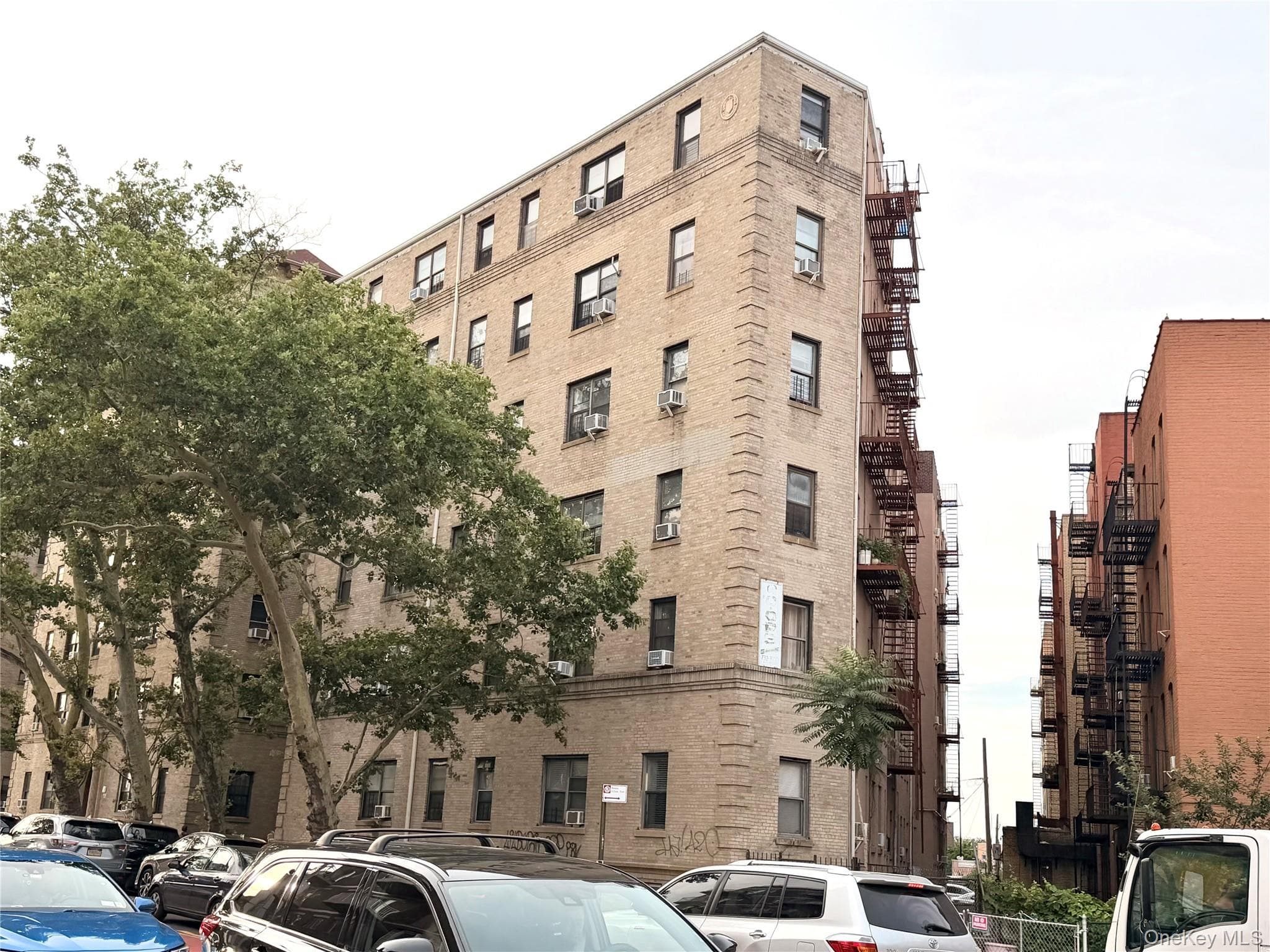 70-35 Broadway Unit: C19 photo 1