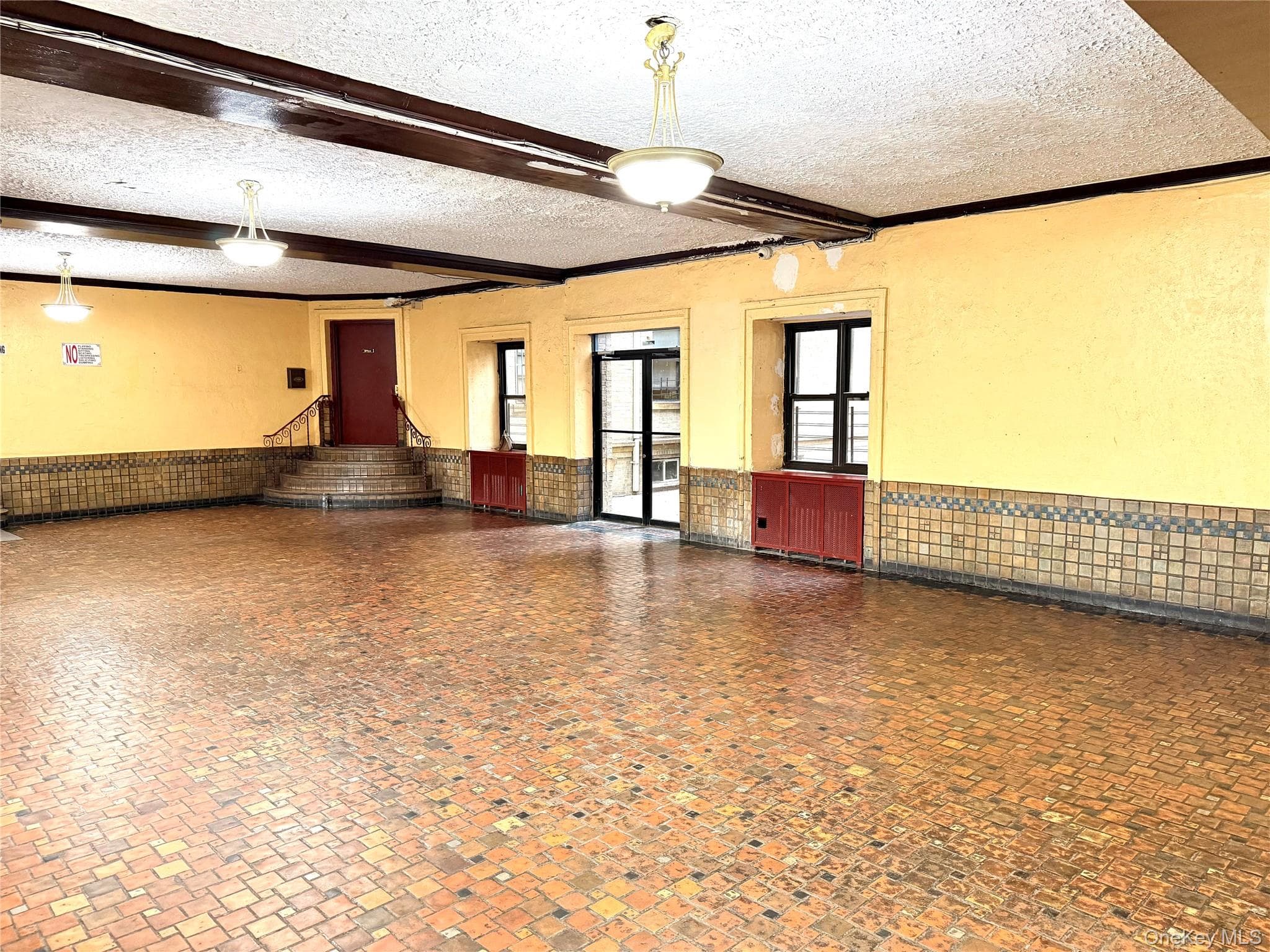 70-35 Broadway Unit: C19 thumbnail 9