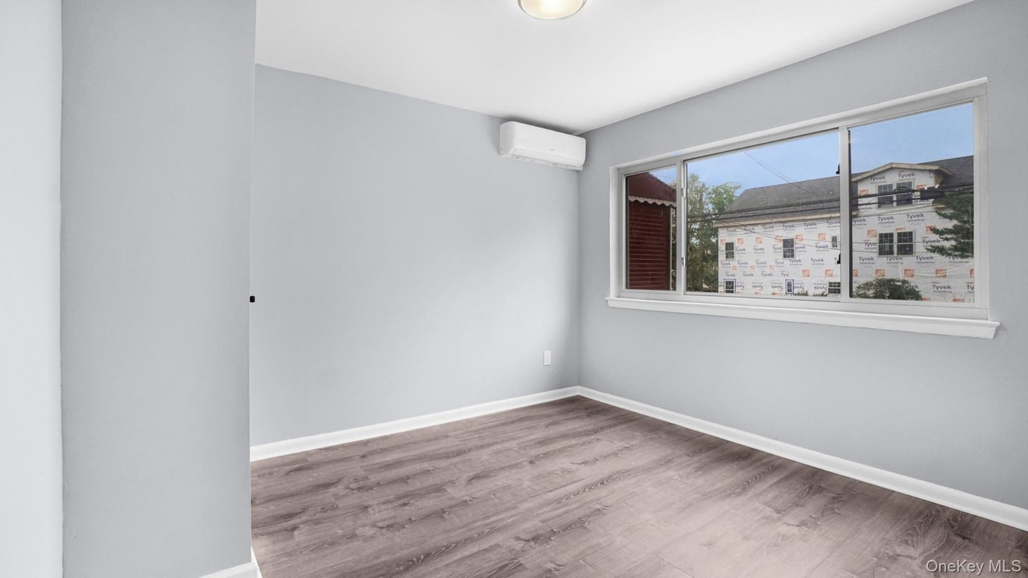 806 E 227th Street thumbnail 16