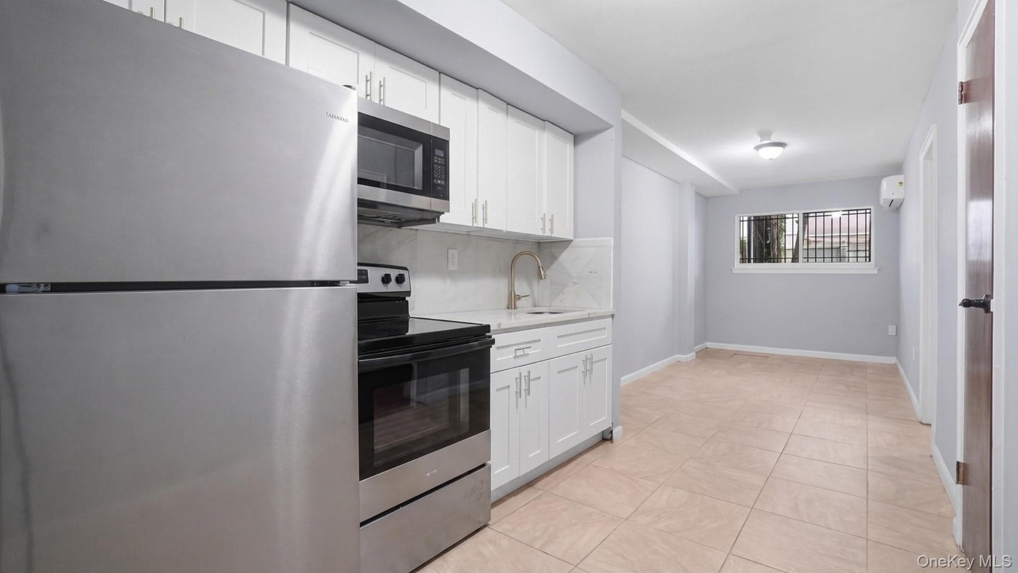 806 E 227th Street thumbnail 13