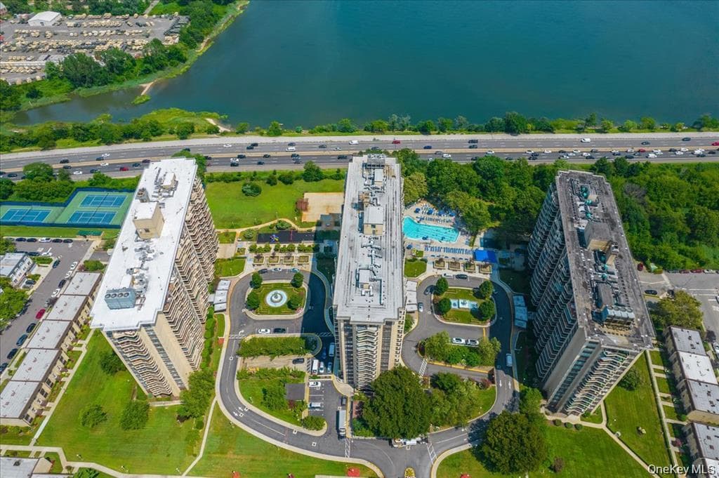 17-85 215 Street Unit: 12M, Bayside