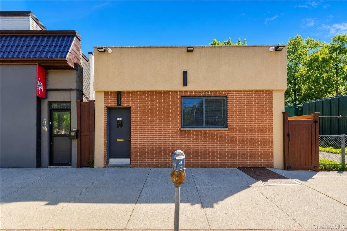 1020 Mclean Avenue thumbnail 2