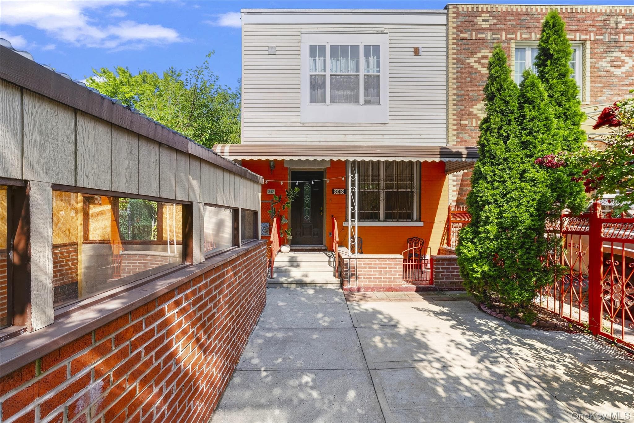343 Hinsdale Street photo 1
