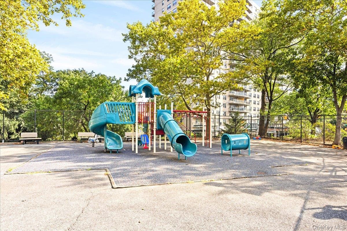 555 Kappock Street Unit: 7E thumbnail 38