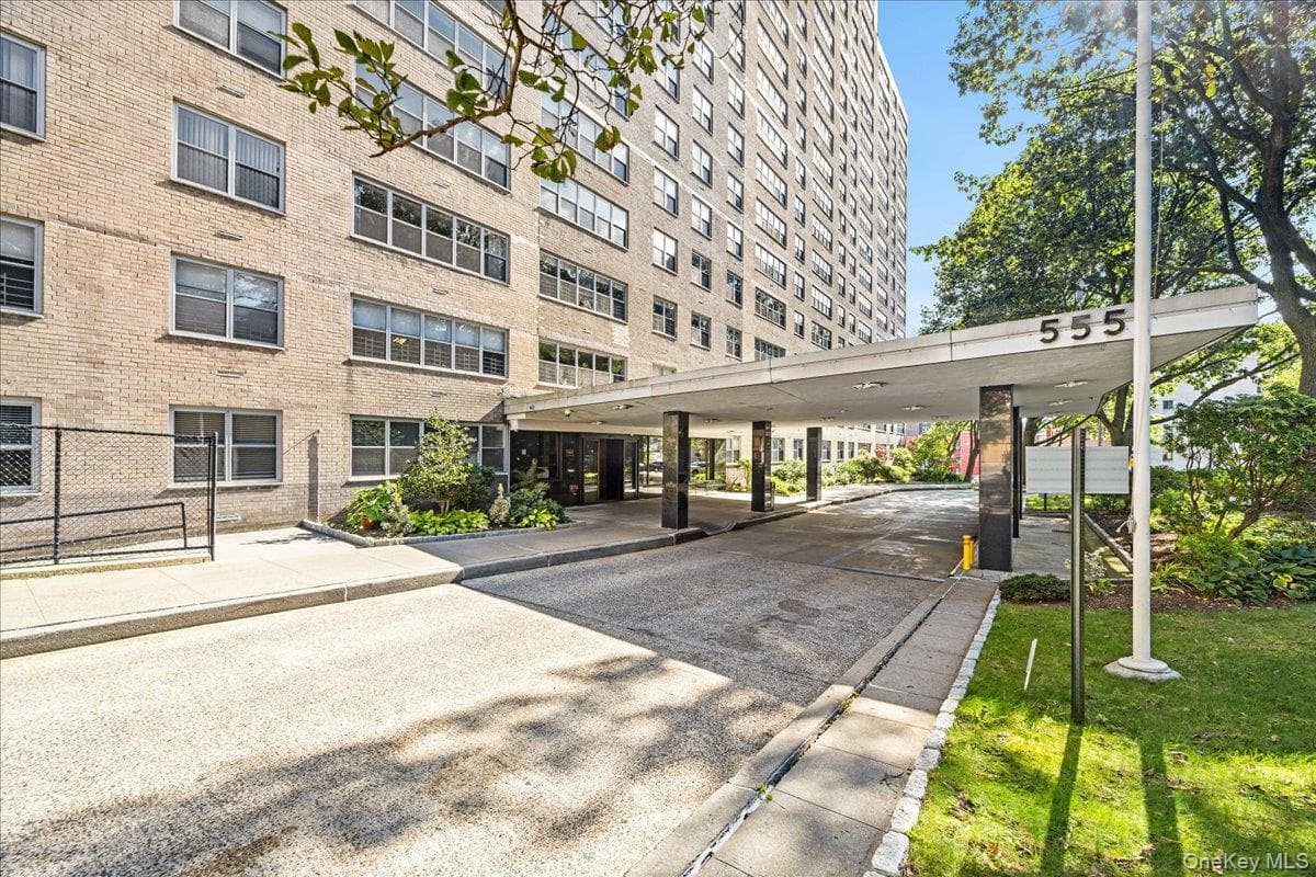555 Kappock Street Unit: 7E thumbnail 5