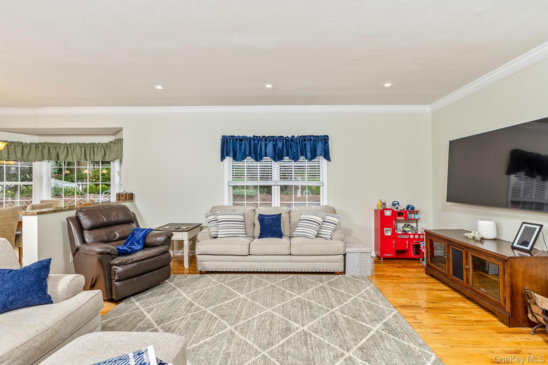 2835 N Wading River Road thumbnail 14