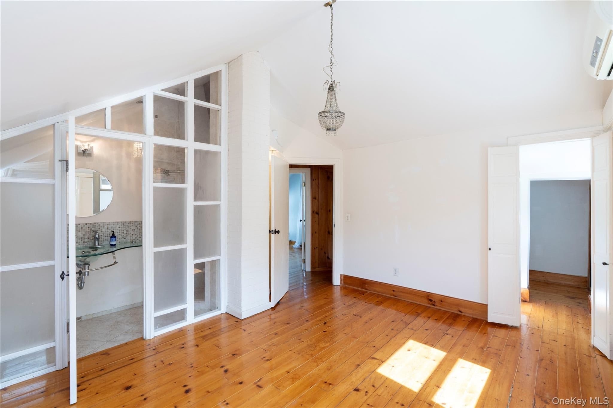 15 Charles ST thumbnail 35