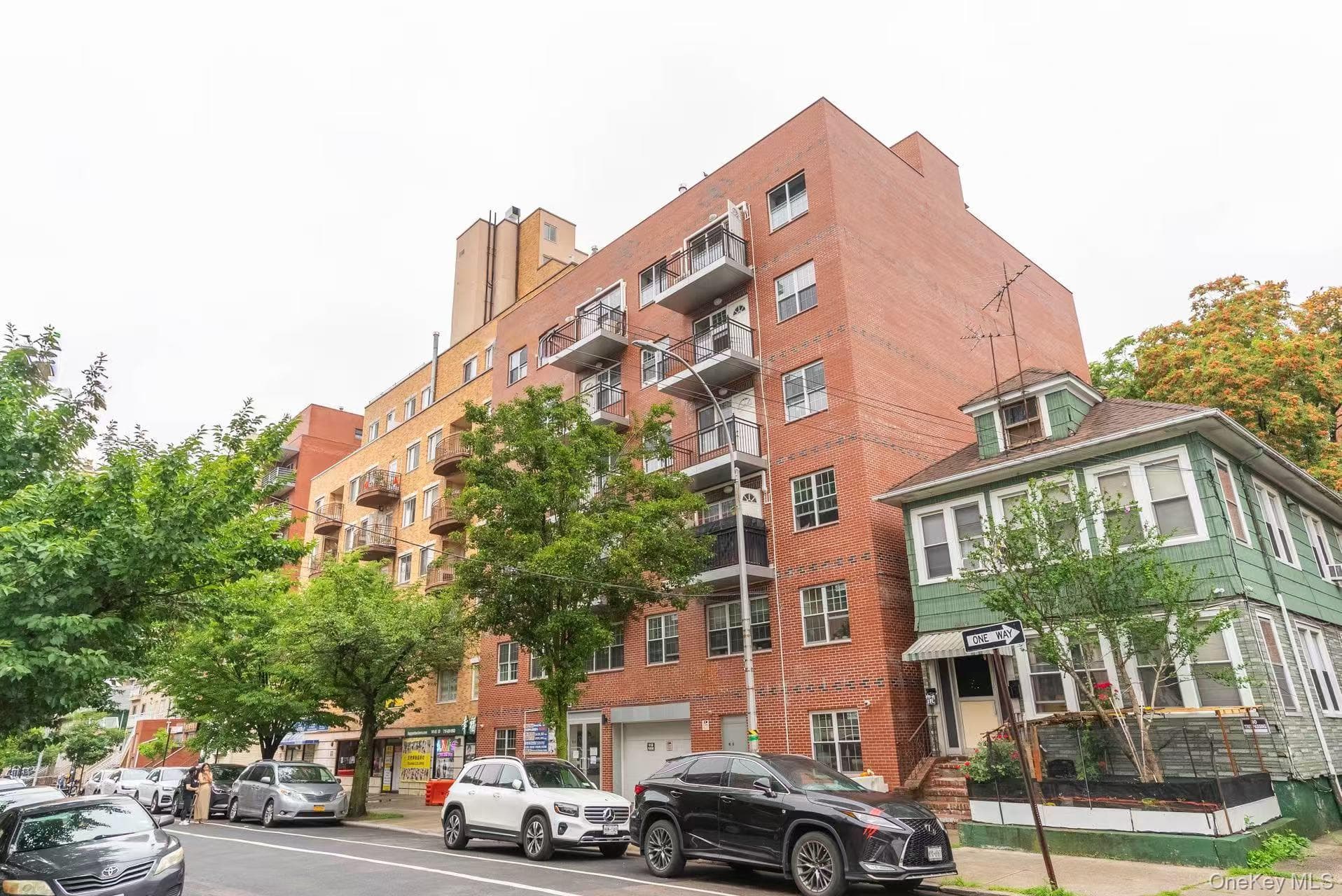 141-15 Cherry Avenue Unit: 3C thumbnail 2