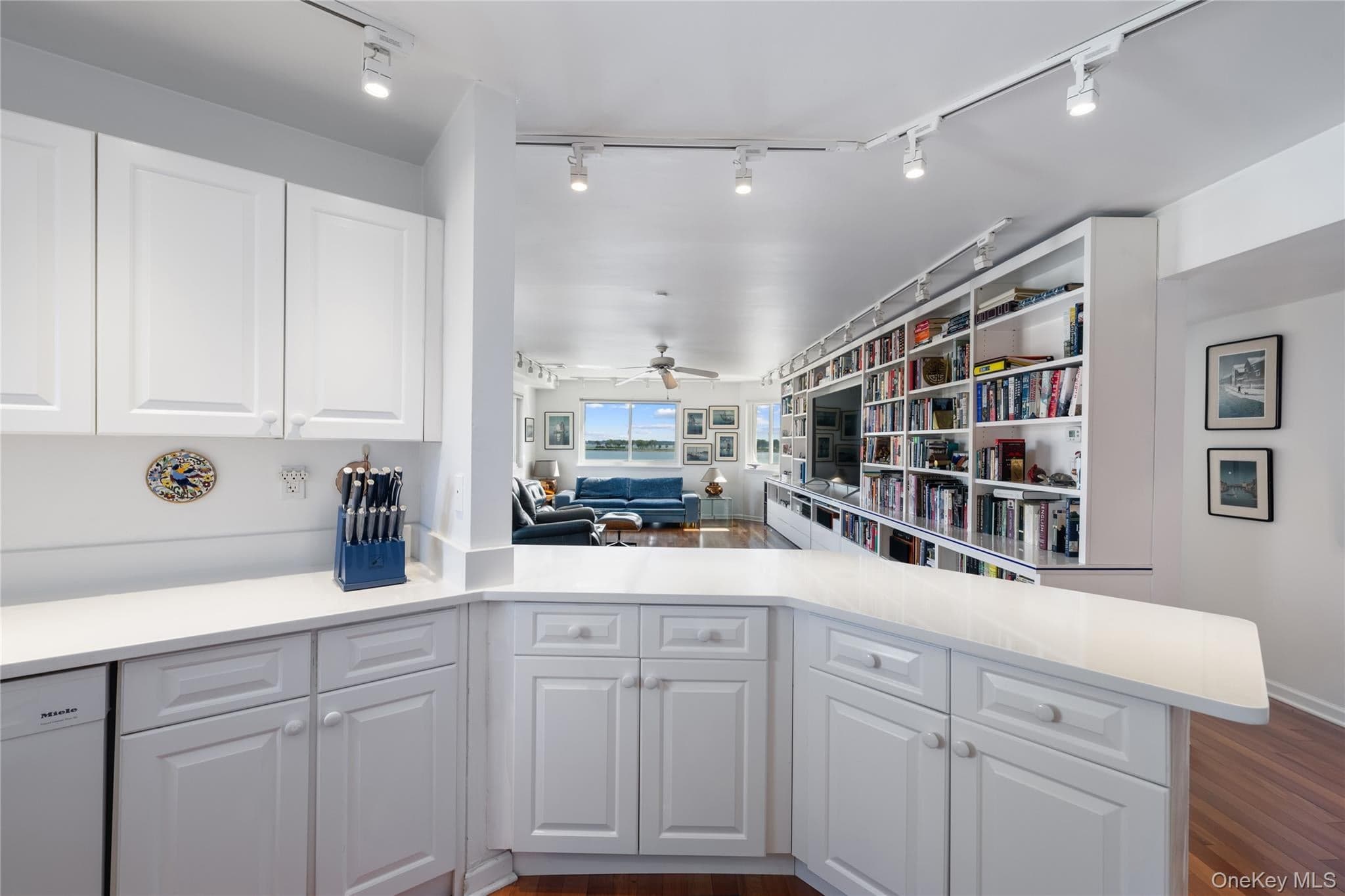 190 Schofield Street Unit: 3A thumbnail 7