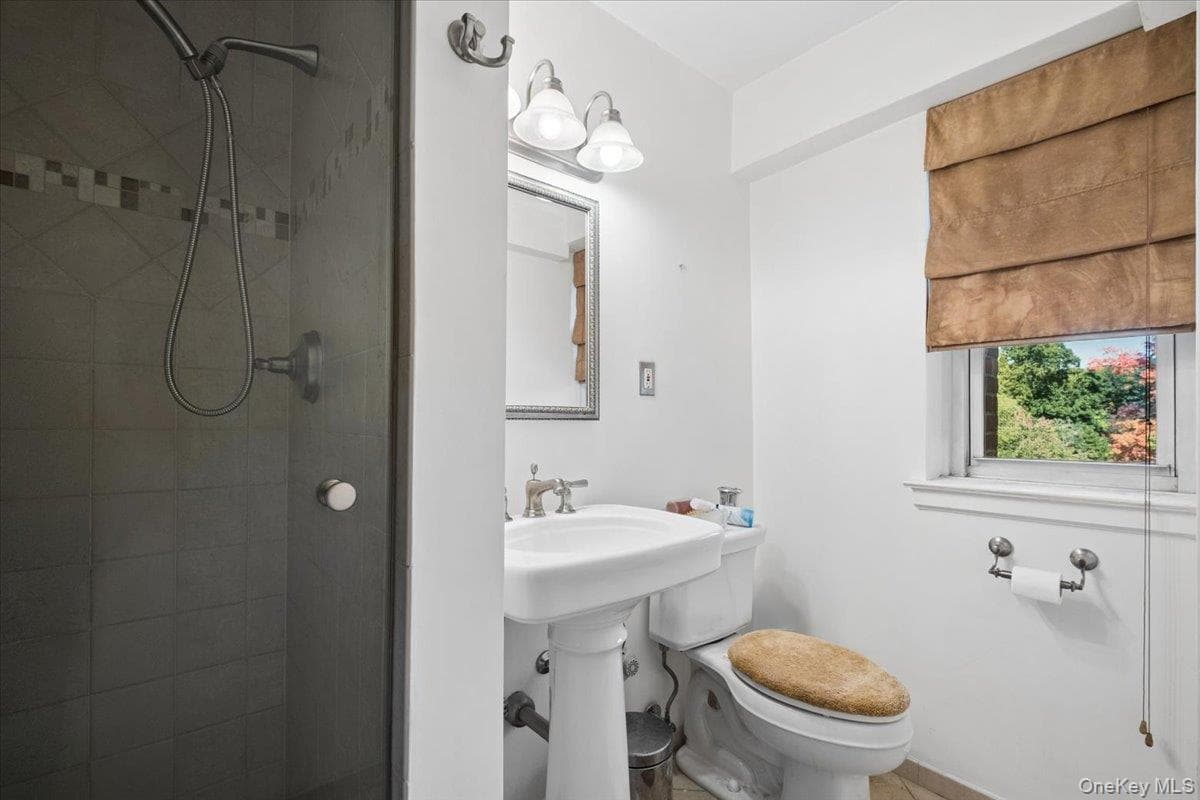 235 Garth Road Unit: D6A thumbnail 17